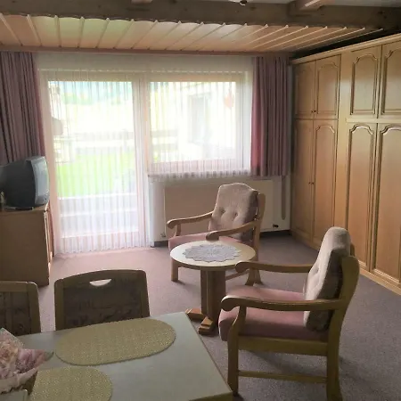 Michaela アパート ヴェステンドルフ