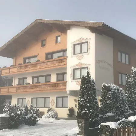 Michaela Apartament *