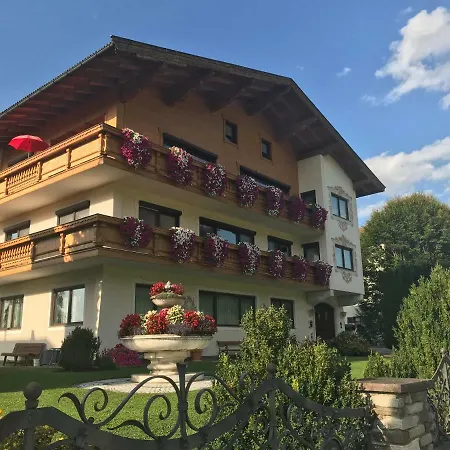Michaela Apartament *